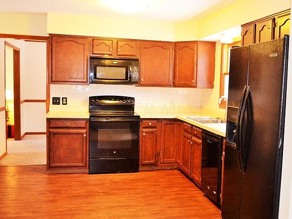 3rd image of 73 Fabius Way SW