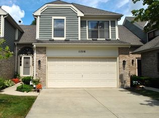 11516 Burton Ct, Westchester, IL