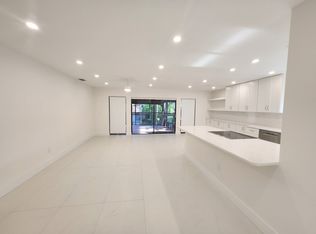 30 Pelican Pointe Dr APT 201, Delray Beach, FL 33483