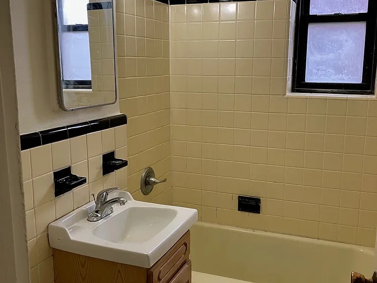 255 E Prospect Ave #1A — Photo 2