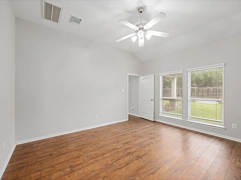 6118 Pine Lakes Dr — Photo 16