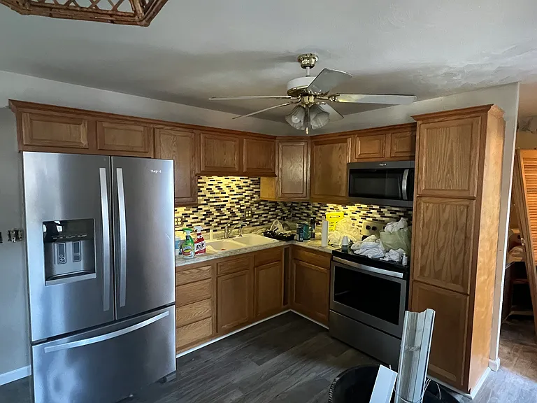 300 Parkview Dr — Photo 4