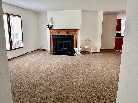 2nd image of 608 E Tinkham Ave