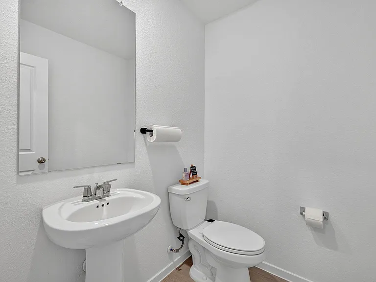 633 Craven St — Photo 19