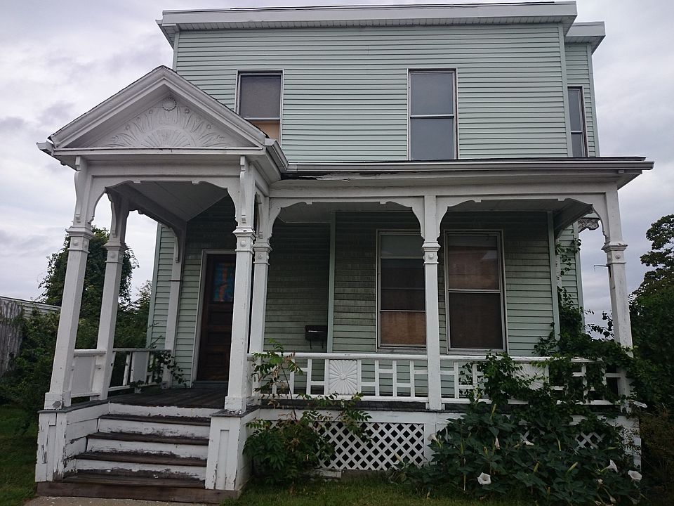 2nd image of 37 N Beacon St