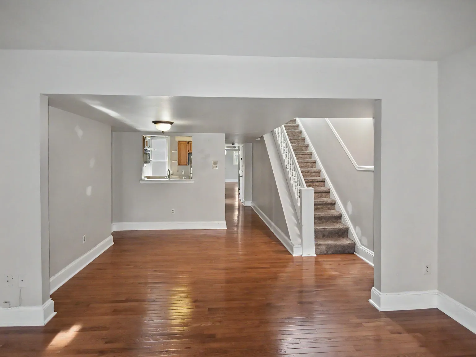 3 bed, 1700 sqft, $3,500 — Photo 2