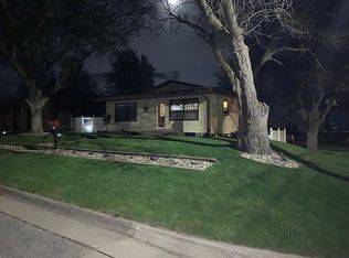 520 9th Ave SW, Hampton, IA 50441