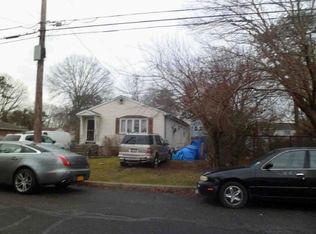 100 S 27th St, Wyandanch, NY 11798