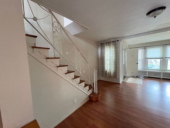 4th image of 4112 Stirling St