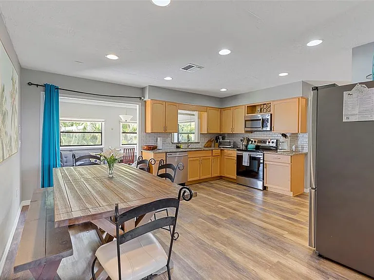 309 Shore T Rd — Photo 16