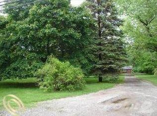 32800 Lahser Rd, Beverly Hills, MI 48025