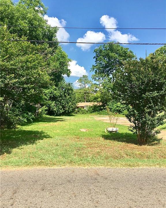 1st image of 445 Waller Ave