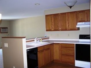 211 Country Side Ct #D, Waupaca, WI 54981