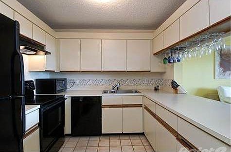 3rd image of 2303 Congressional Way