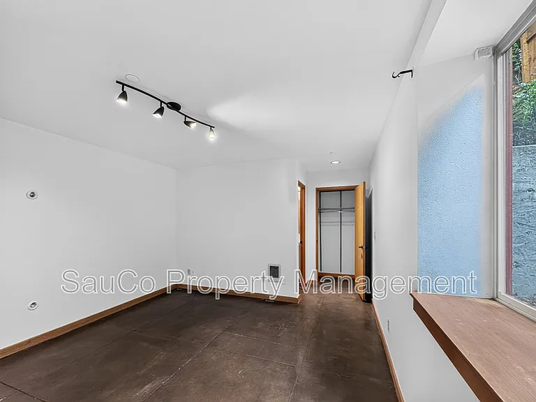 5049 SW View Point Ter #B — Photo 7