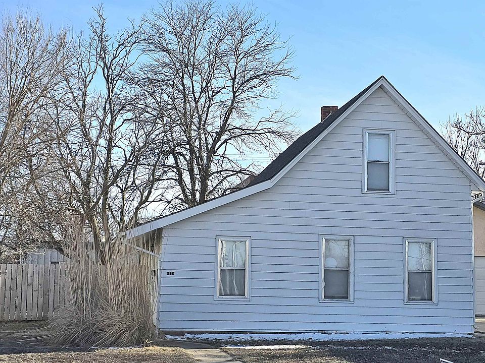 2nd image of 210 W 10th St