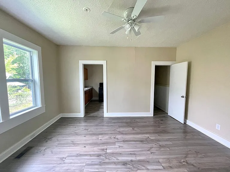 203 Morrison St — Photo 8