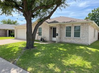 4204 Woodcrest Ct, Haltom City, TX 76137