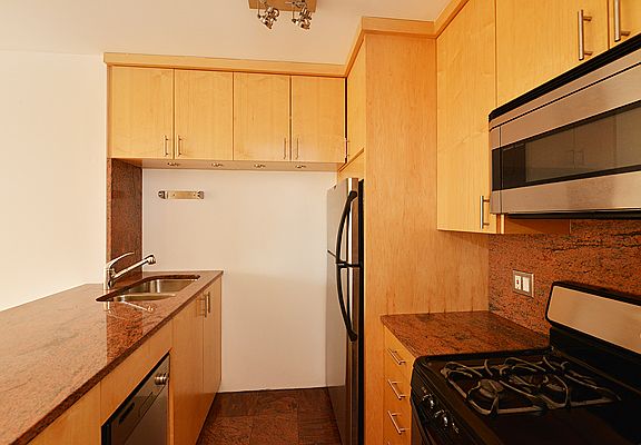 3rd image of 200 E 89th St APT 20A