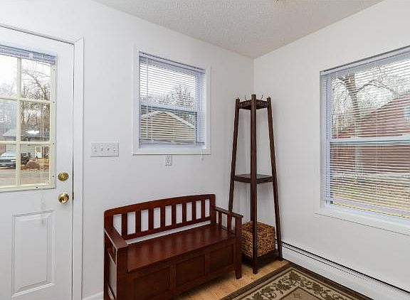 3rd image of 21421 Iverson Ave N