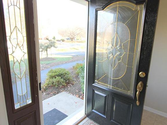 5th image of 15004 Emory Ln