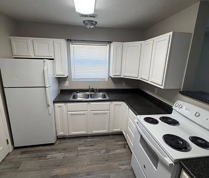 214 Kronos Dr #B — Photo 10