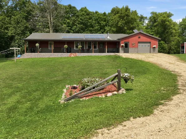 67 1 1/2 St, Clear Lake, WI 54005