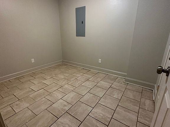 4th image of 717 Sherrod Ave #E