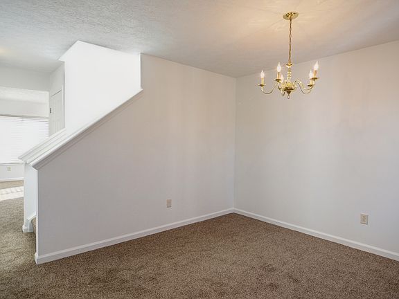 3rd image of 1121 Winchester Dr