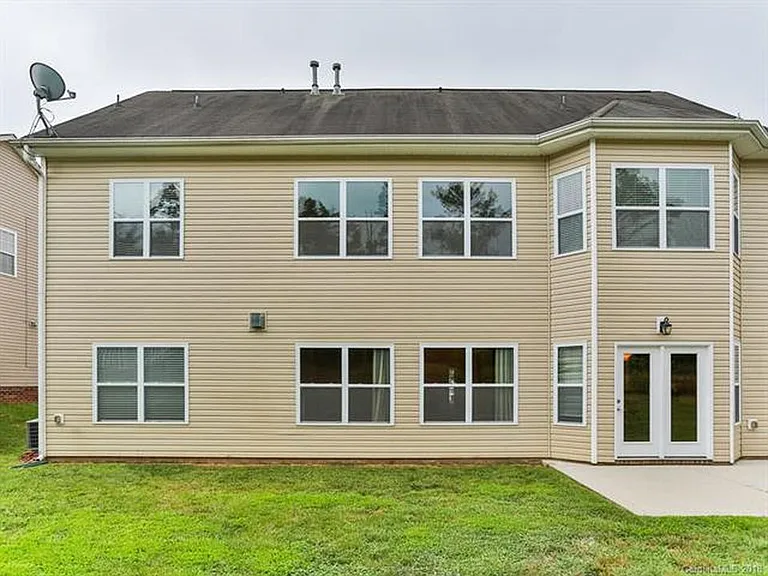 9716 Ravenscroft Ln NW — Photo 23