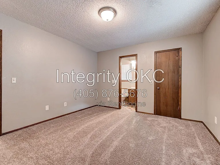 5233 Coble St — Photo 32