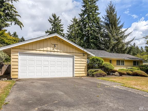 3rd image of 10211 Lake Louise Dr SW