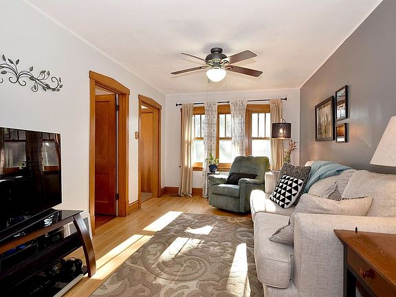 4th image of 1117 Thomas Ave