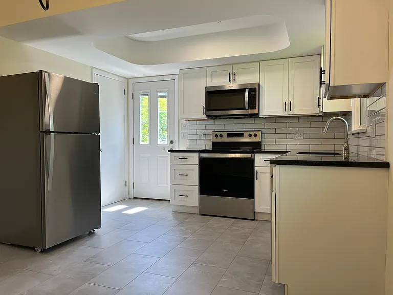 1112 Harriet Ave — Photo 7