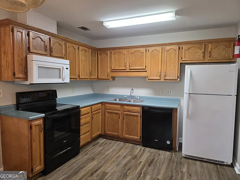 146 John Glenn Dr — Photo 7