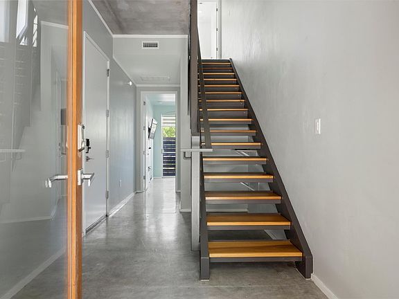 4th image of 2301 S 5th St APT 24