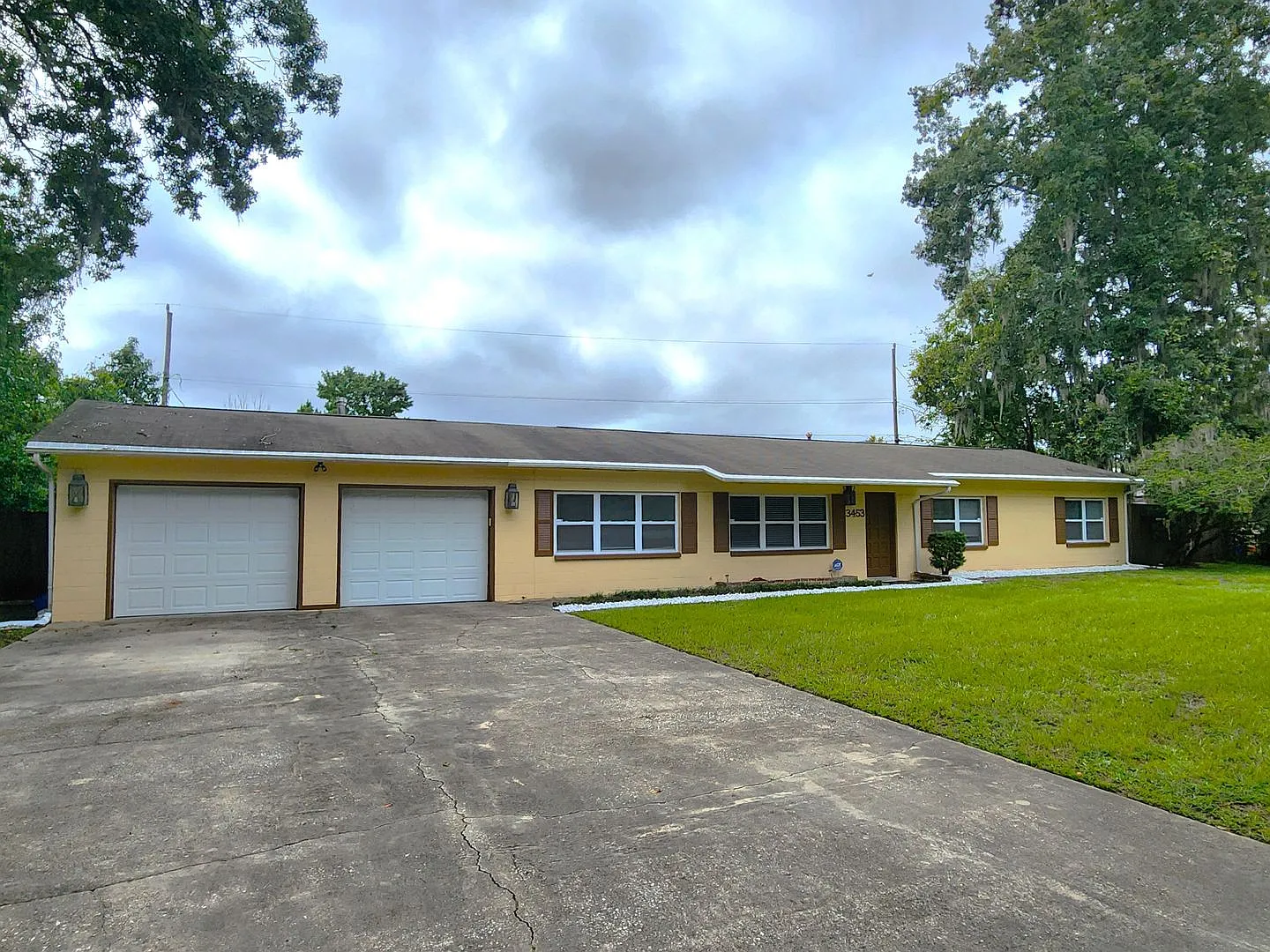 For Rent 5 Bedroom, 3 Bathrooms, 2 Car Garage Home Near Uf. — Photo 2