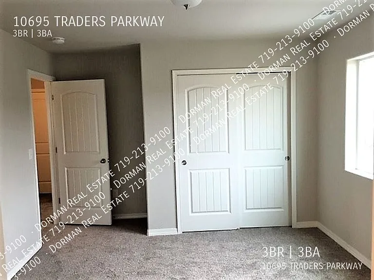 10695 Traders Pkwy — Photo 15