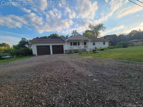 14108 Placid Dr, Holly, MI 48442