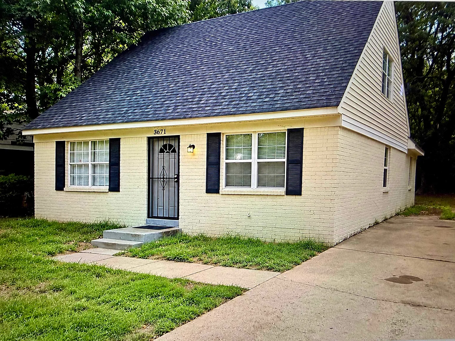 4 bed, 2.0 bath, 1428 sqft, $1,200 — Photo 2