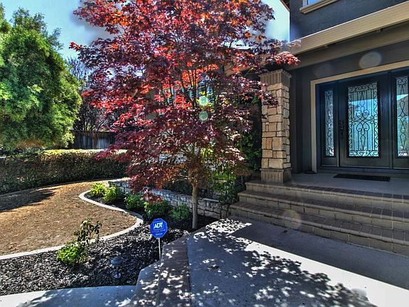 3rd image of 3573 Meadowlands Ln