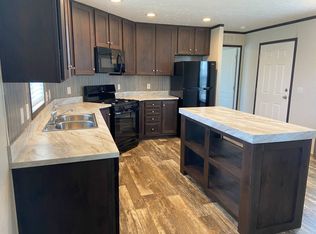 1042 Anna Ave, Auburn, IN 46706