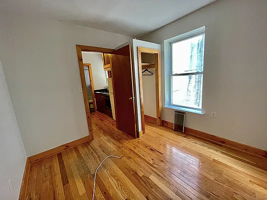 Rented by EXR | media 9