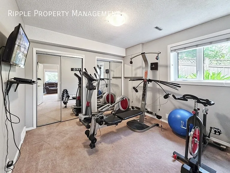 138 Mount Robson Close SE — Photo 24