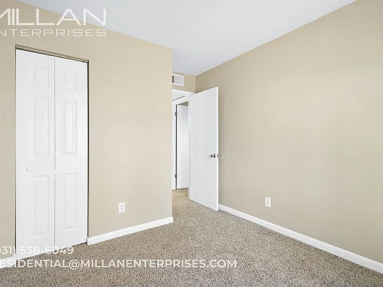 Valley View Apartments — Photo 21