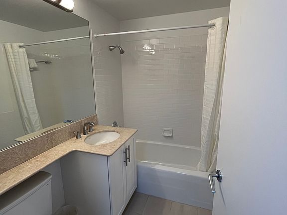 5th image of 556 3rd Ave APT 1502