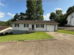 5311 Katie Ln, Cross Lanes, WV 25313