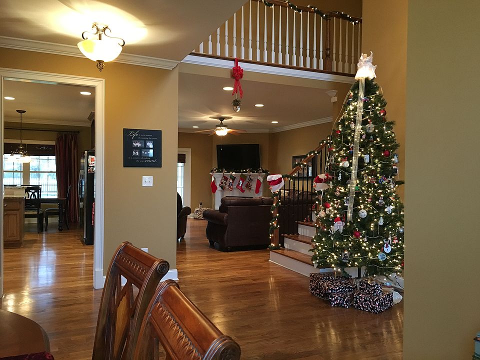 1st image of 356 Roseberry Cir