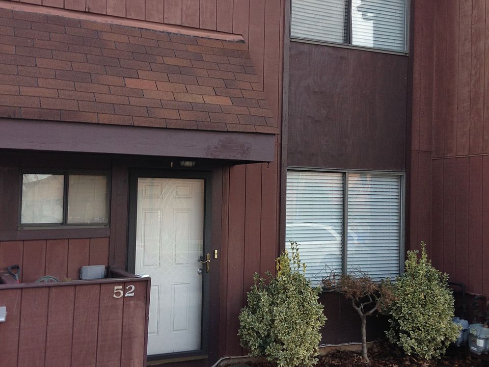 1st image of 52 Arrowood Ct