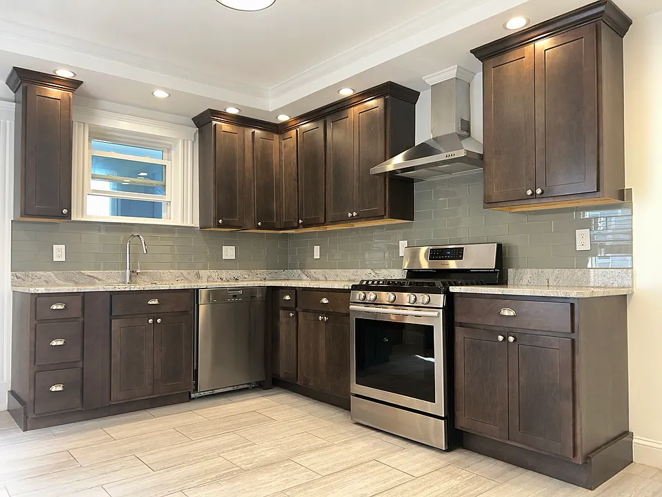 214 Neponset Ave #2
